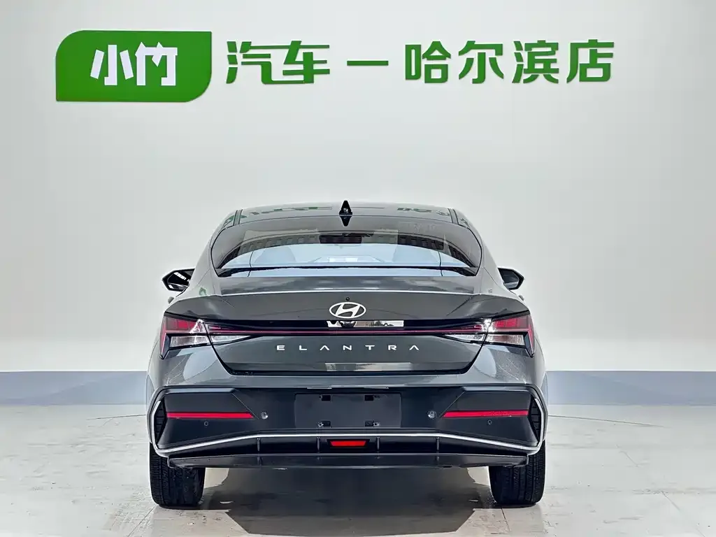 Hyundai Elantra — фото 2