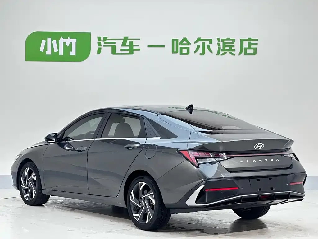 Hyundai Elantra — фото 6
