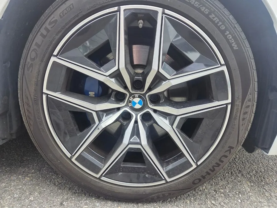 BMW 5-Series 2024 из KR, фото 6
