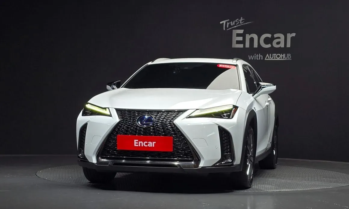 Lexus UX — фото 2