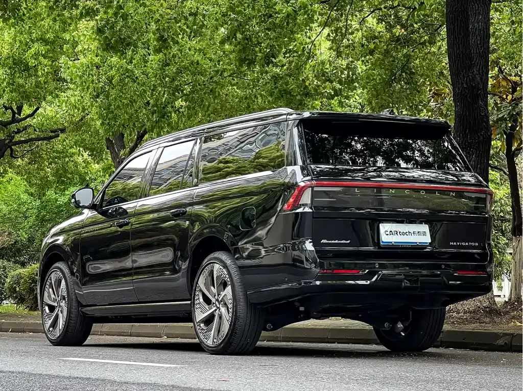 Lincoln Navigator — фото 10