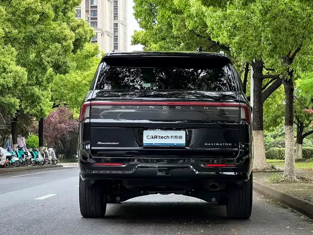 Lincoln Navigator — фото 9