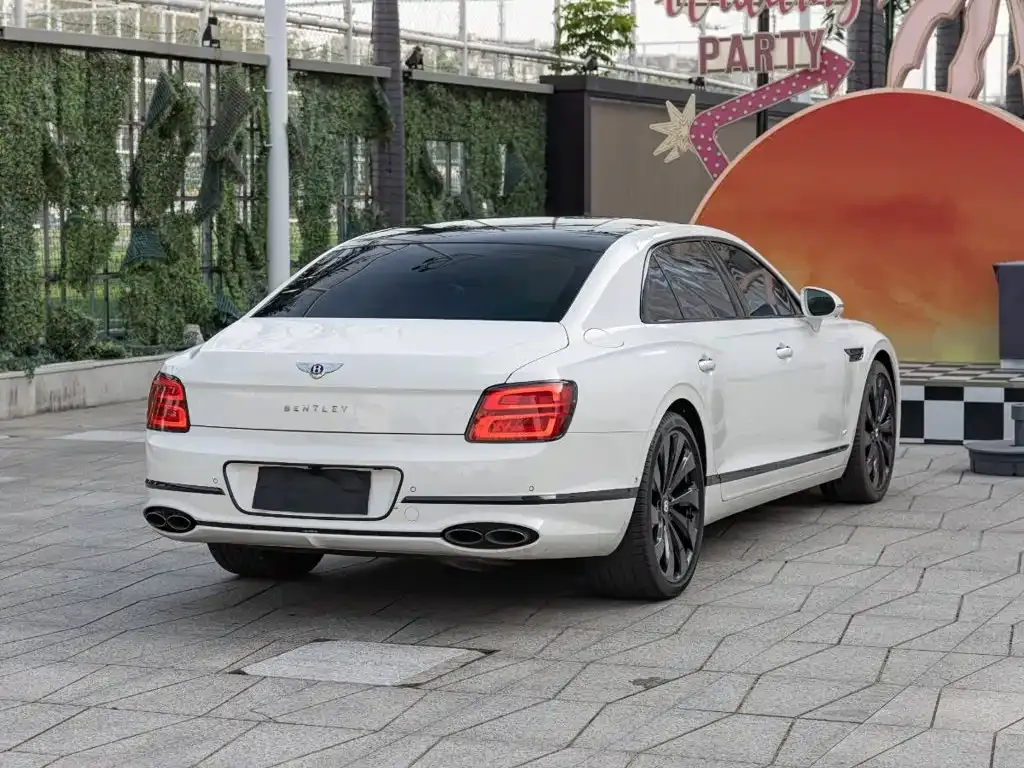 Bentley Flying Spur — фото 8