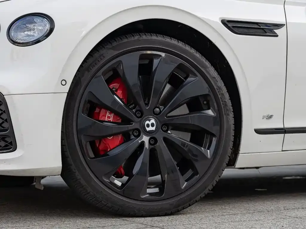 Bentley Flying Spur — фото 3