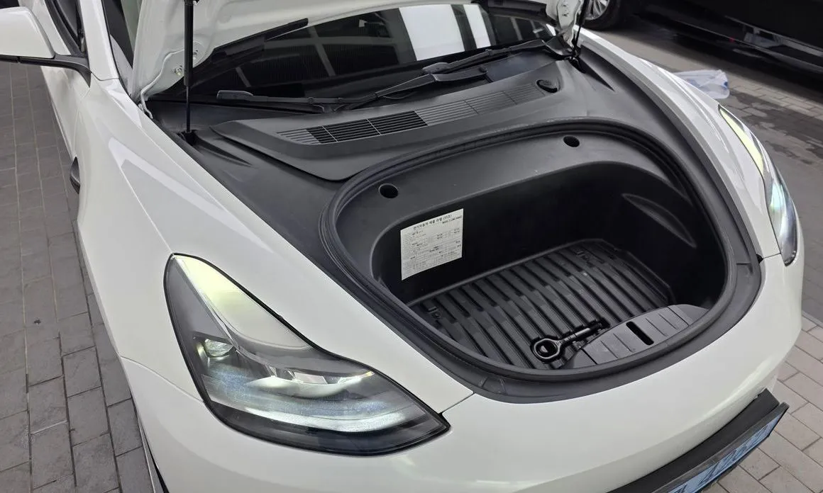 Tesla Model 3 — фото 10