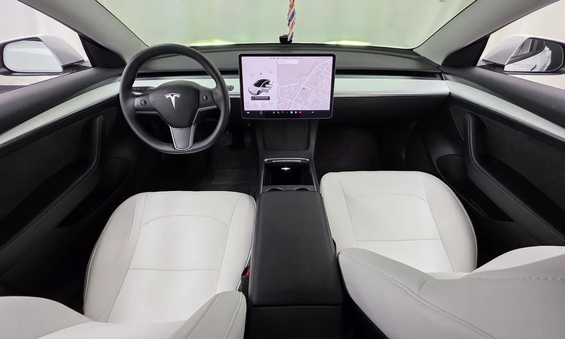 Tesla Model 3 — фото 3