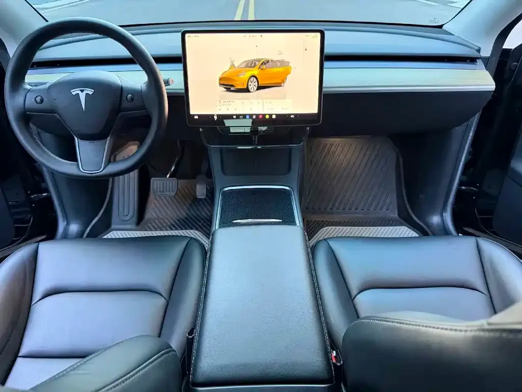 Tesla Model Y — фото 3