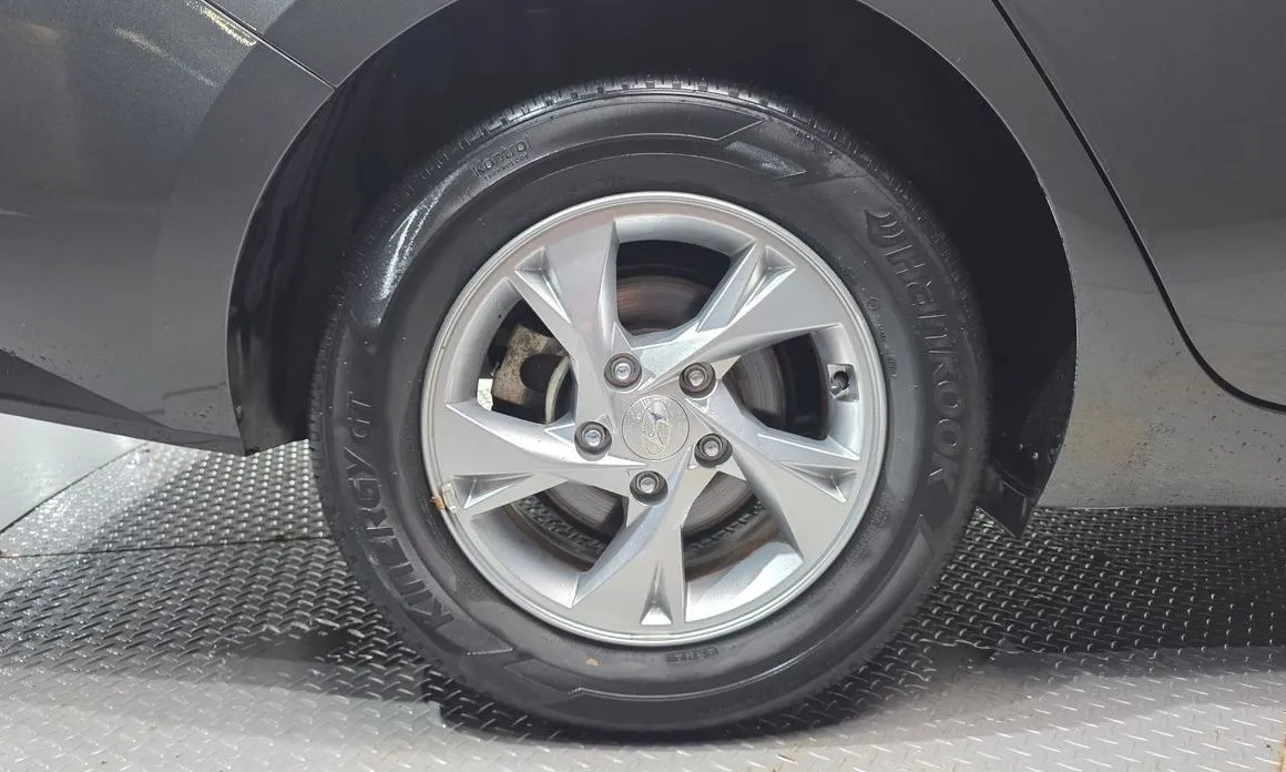 Hyundai AVANTE — фото 9