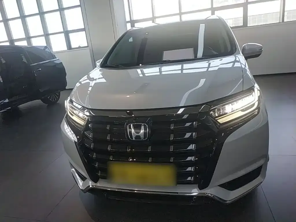 Honda Elysion 2024 из CN, фото 8