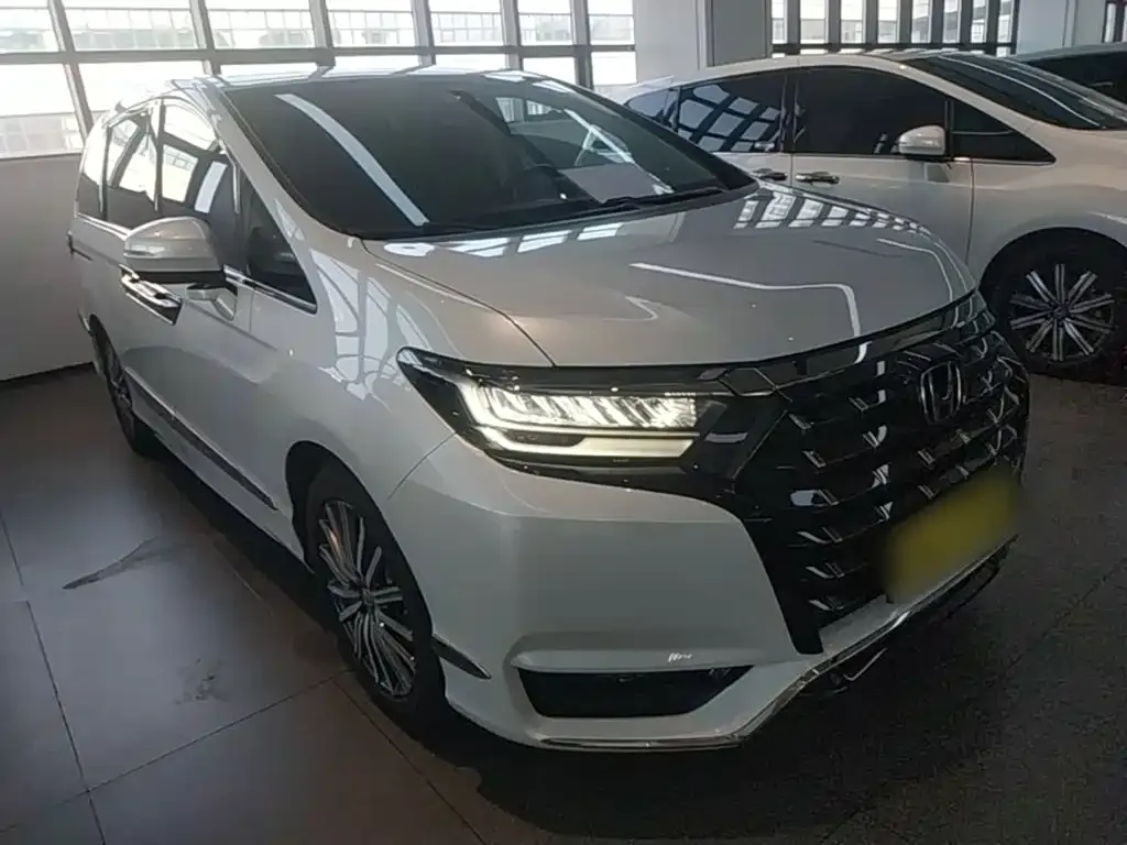 Honda Elysion 2024 из CN, фото 6