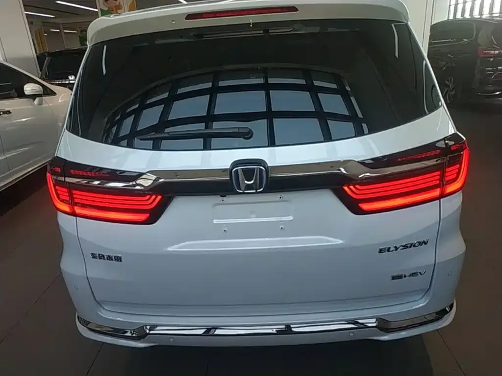 Honda Elysion 2024 из CN, фото 9