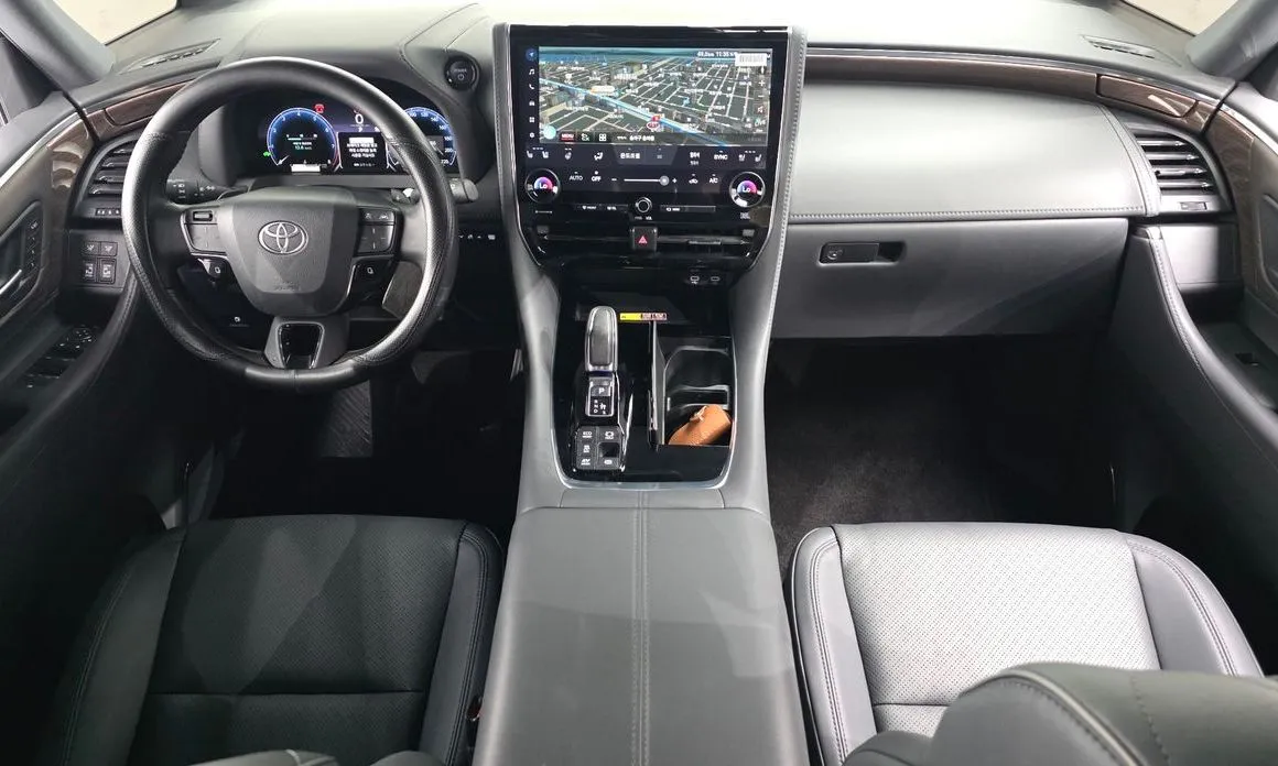 Toyota Alphard — фото 6