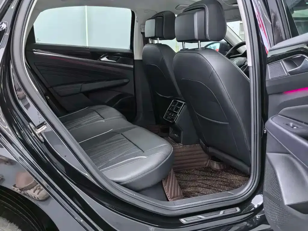 Volkswagen Passat — фото 5