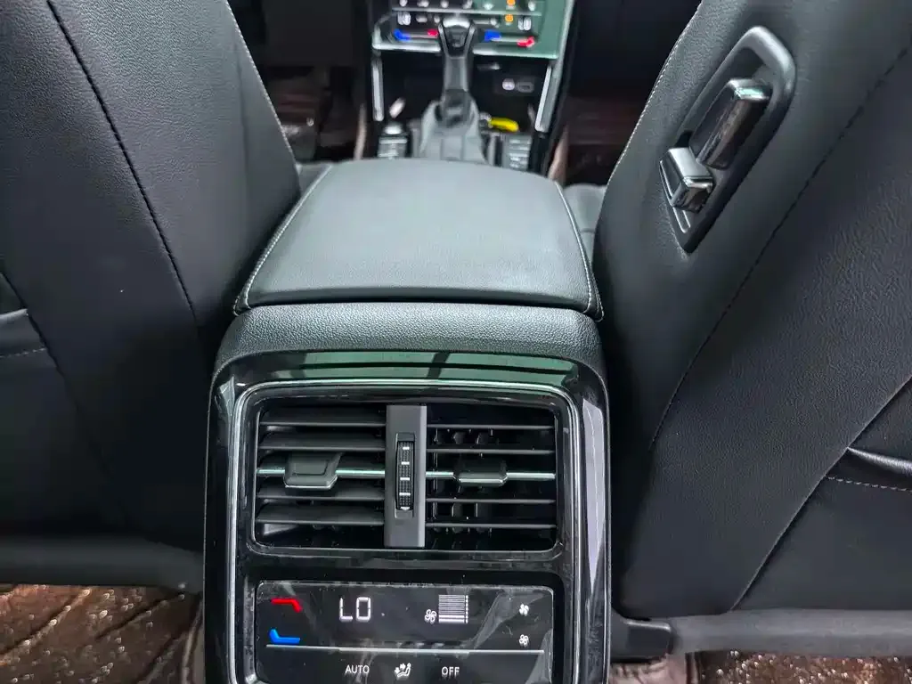 Volkswagen Passat — фото 7