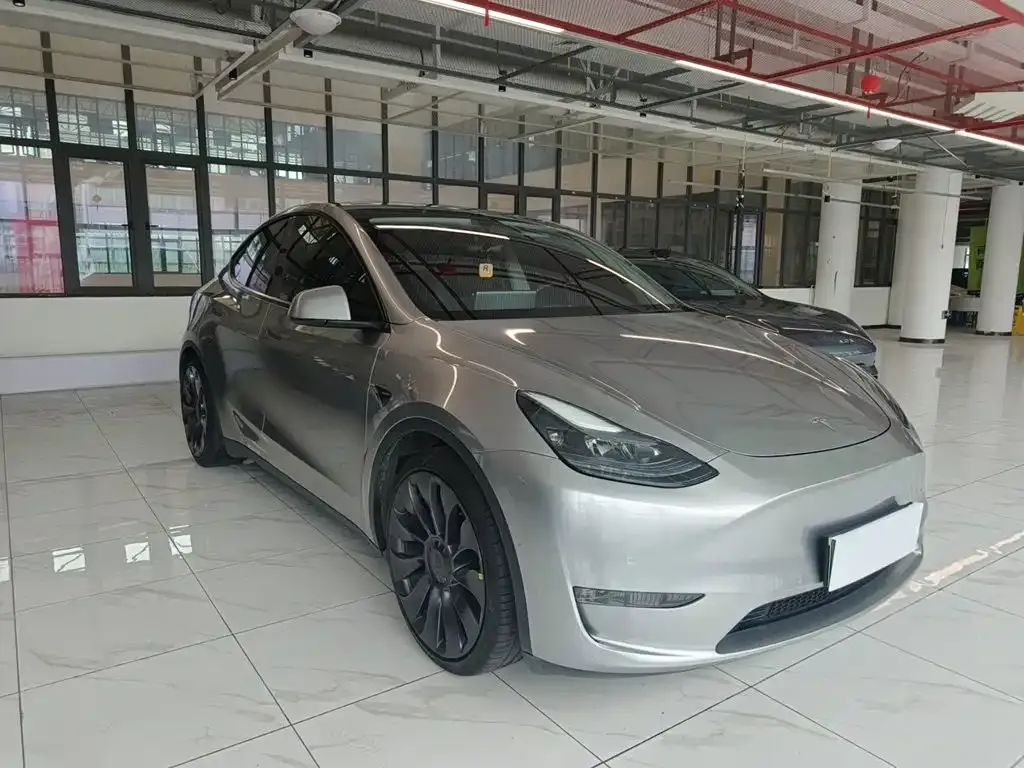 Tesla Model Y — фото 5