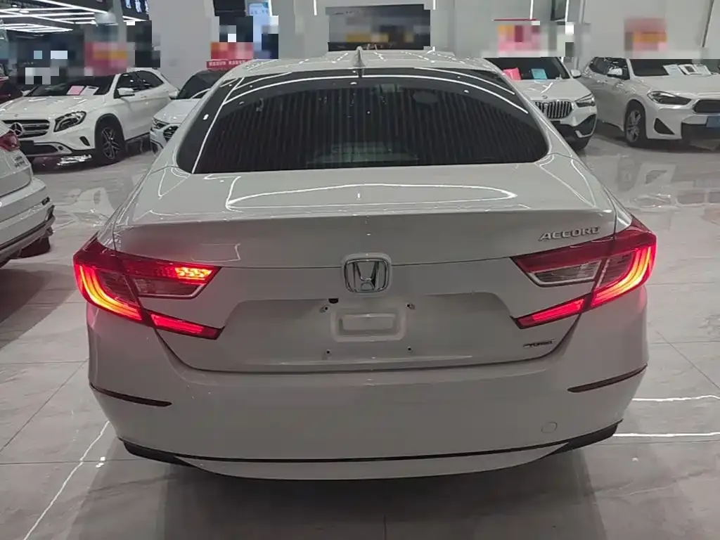 Honda Accord — фото 5