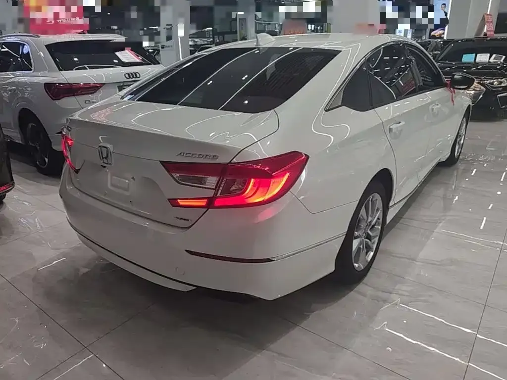 Honda Accord — фото 6