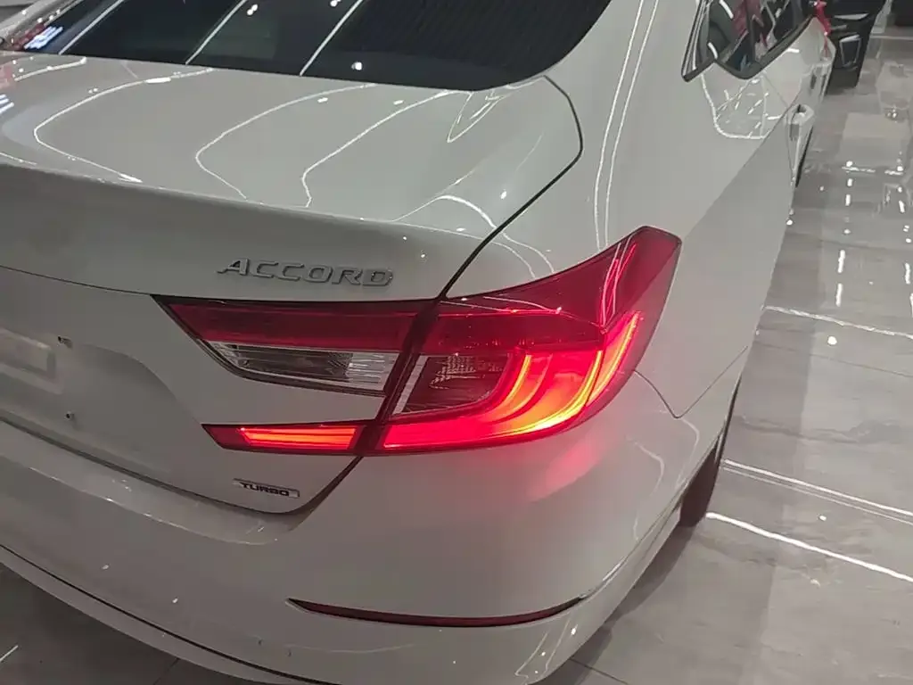 Honda Accord — фото 2