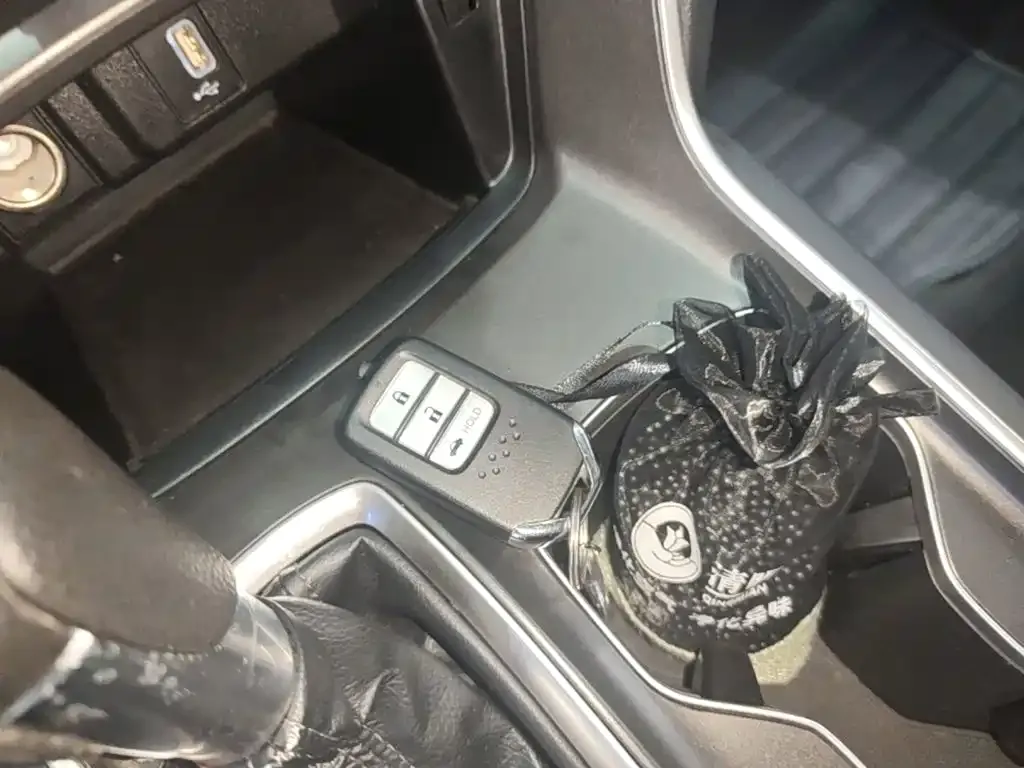 Honda Accord — фото 10