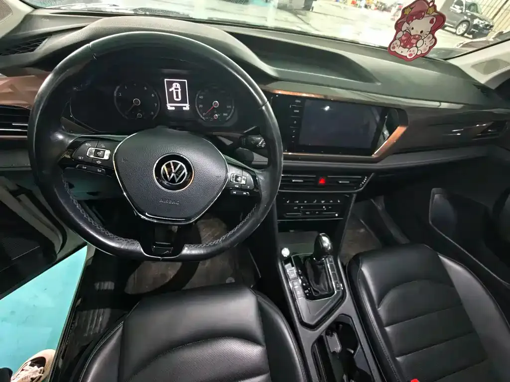 Volkswagen Tharu — фото 9