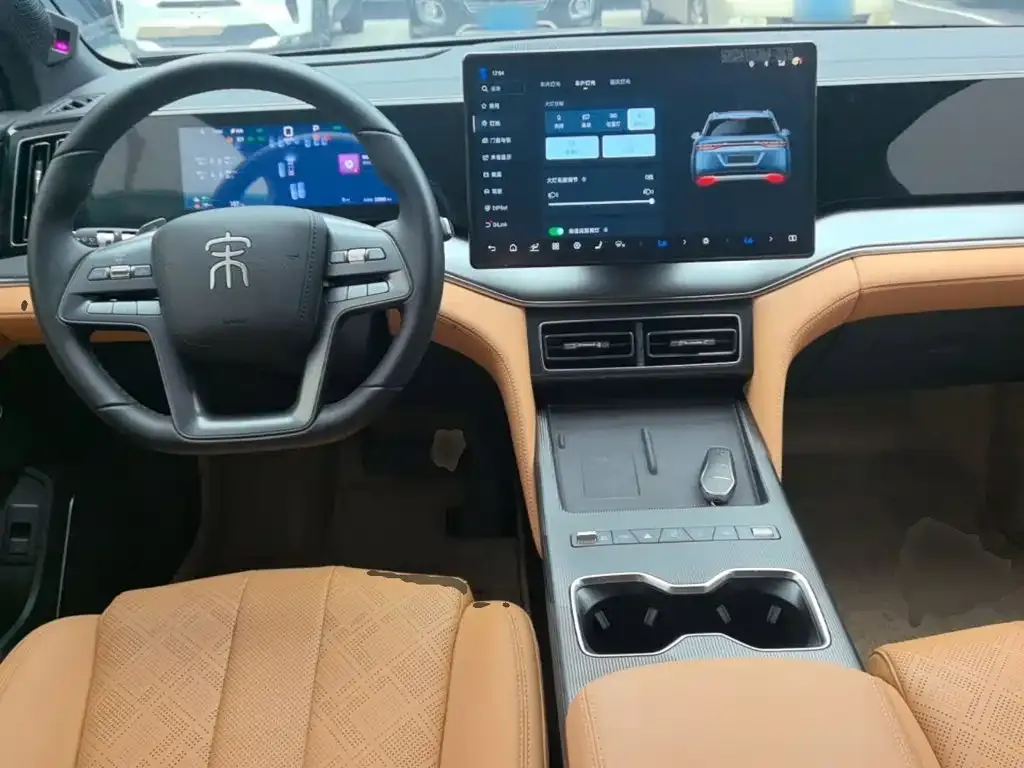 BYD L DM-i — фото 9