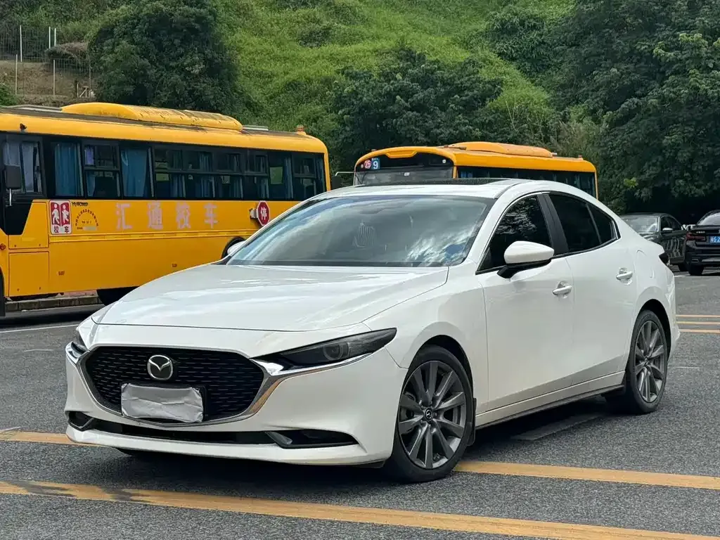 Mazda 3 Axela — фото 1