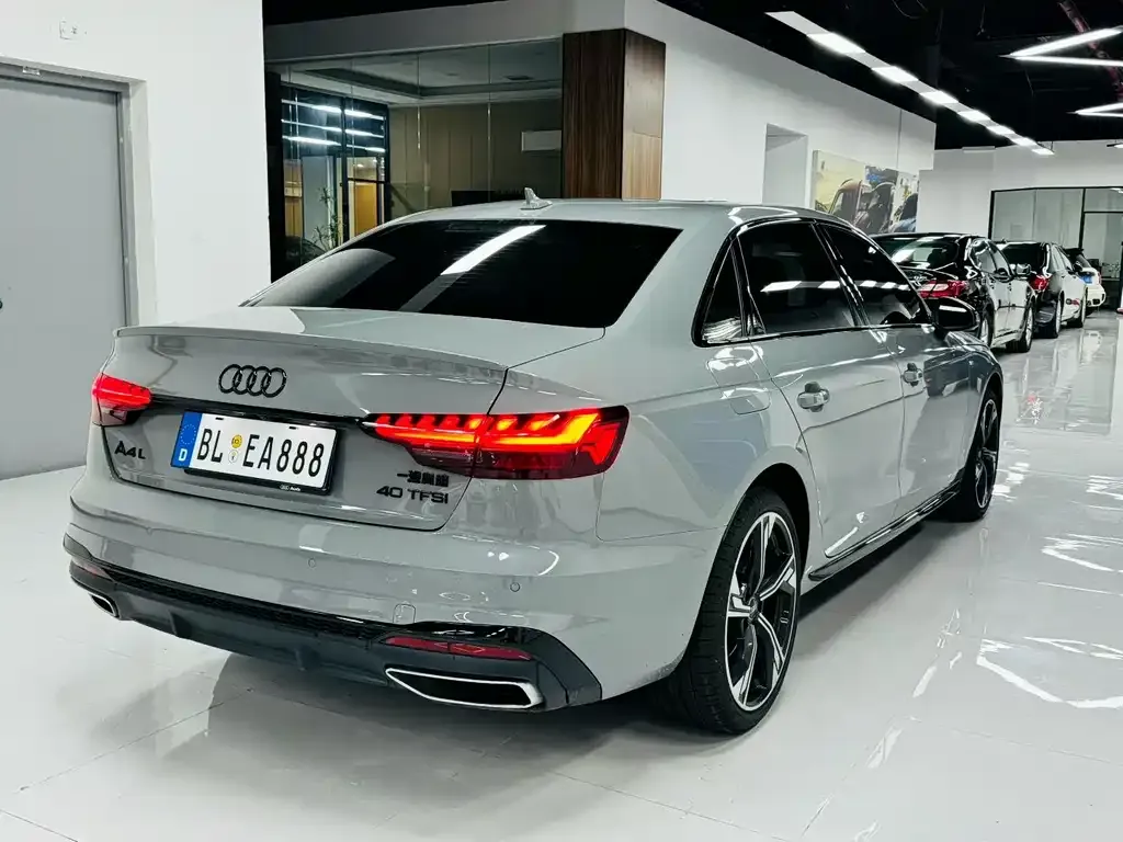 Audi A4L — фото 9