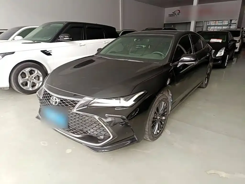 Toyota Avalon — фото 1