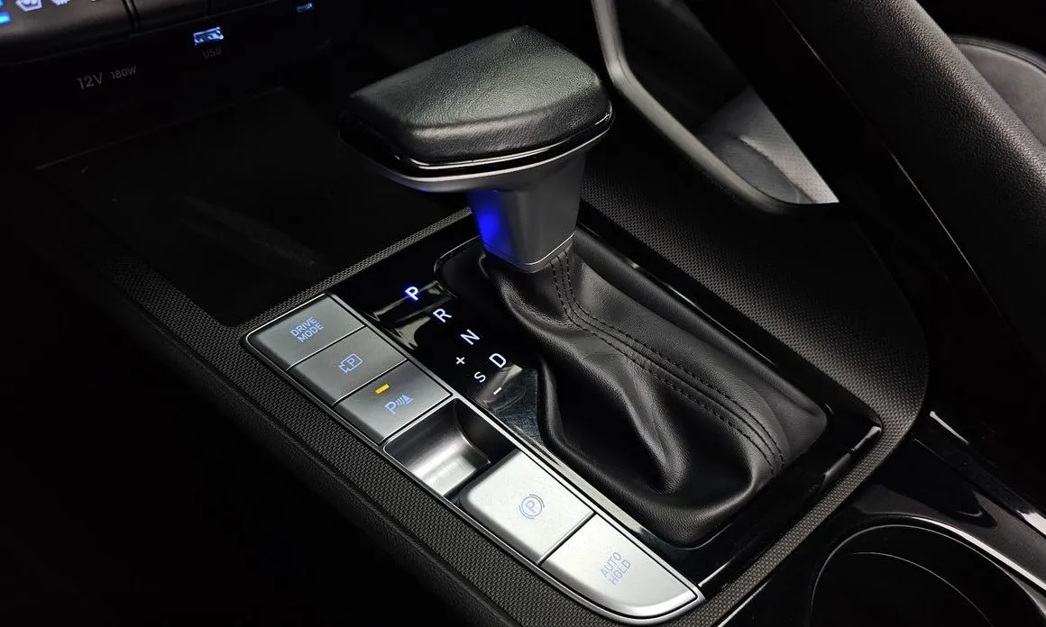 Hyundai AVANTE — фото 3