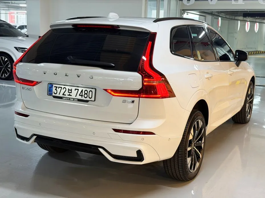 Volvo XC60 2026 из KR, фото 2