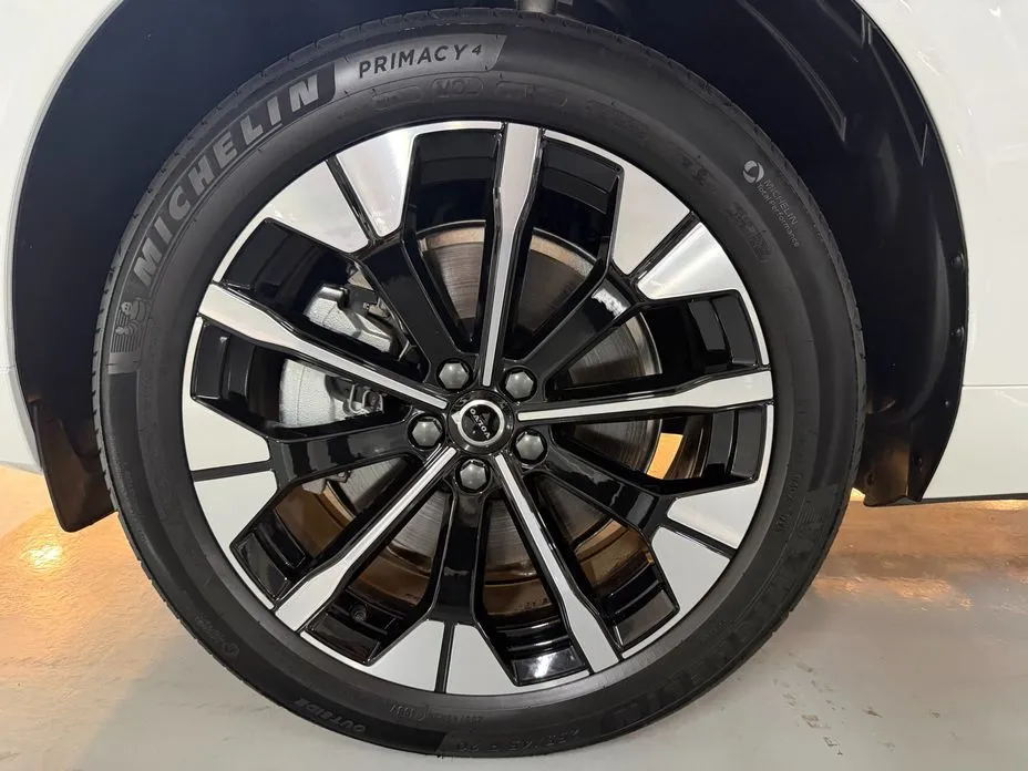 Volvo XC60 2026 из KR, фото 8