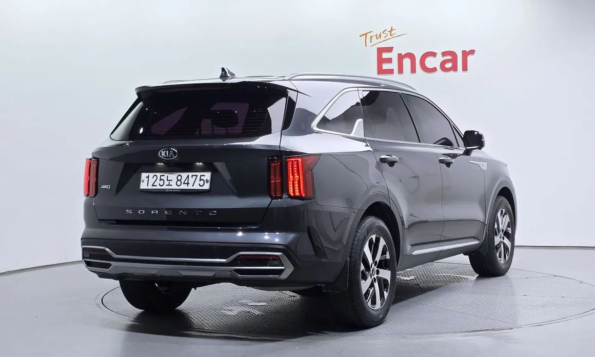 Kia Sorento — фото 9