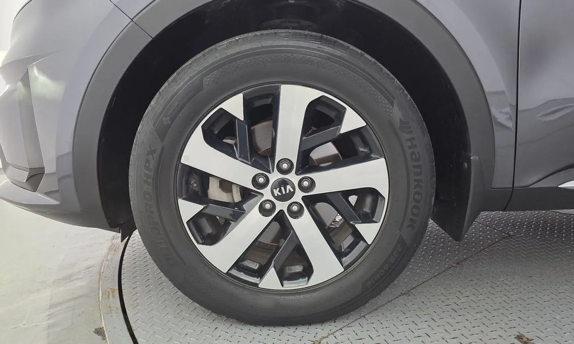 Kia Sorento — фото 8