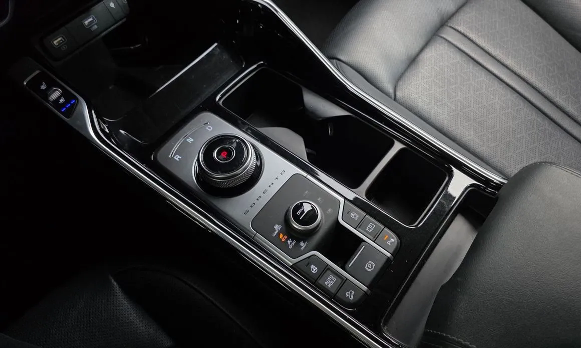 Kia Sorento — фото 5