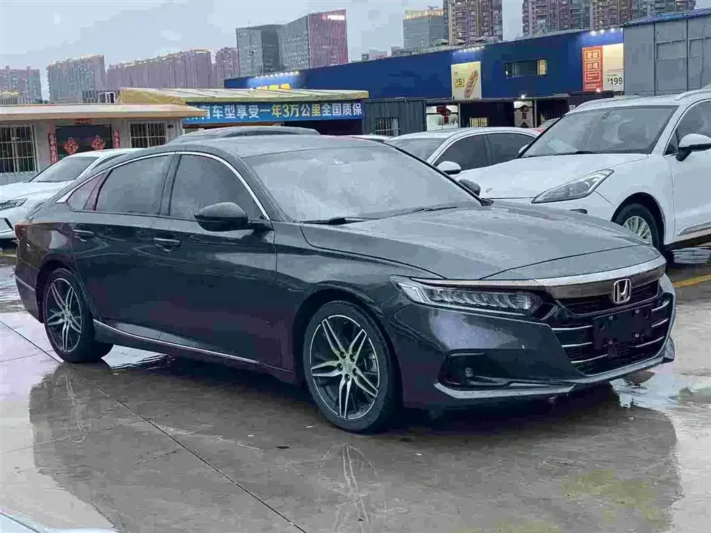 Honda Accord — фото 1