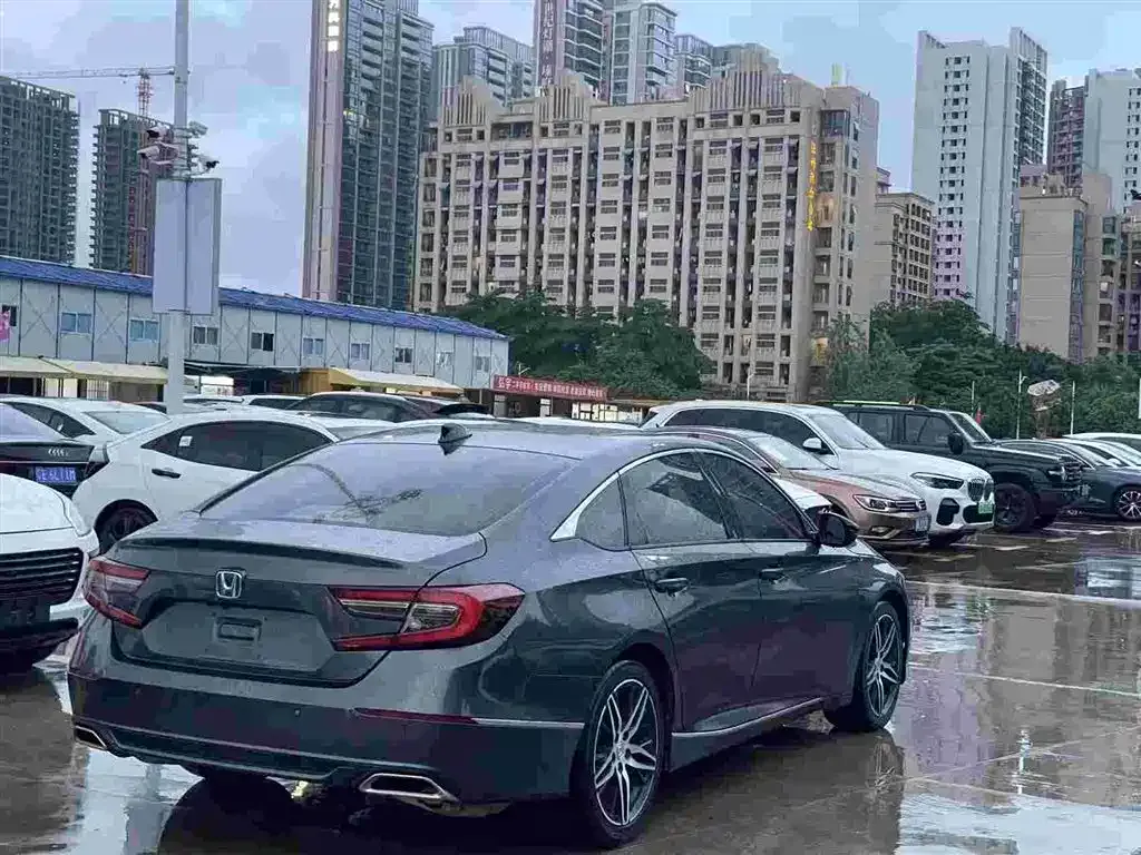 Honda Accord — фото 10