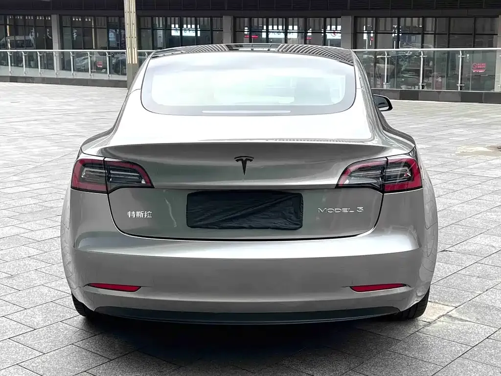 Tesla Model 3 — фото 8