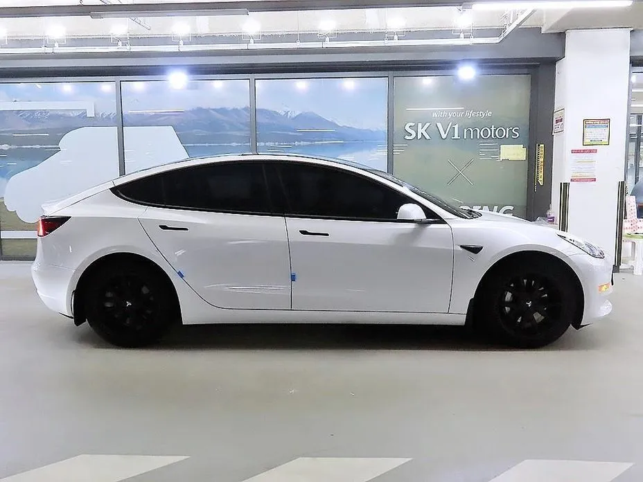 Tesla Model 3 — фото 2