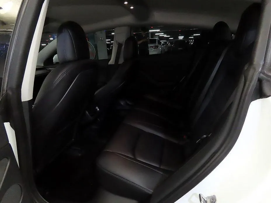 Tesla Model 3 — фото 3