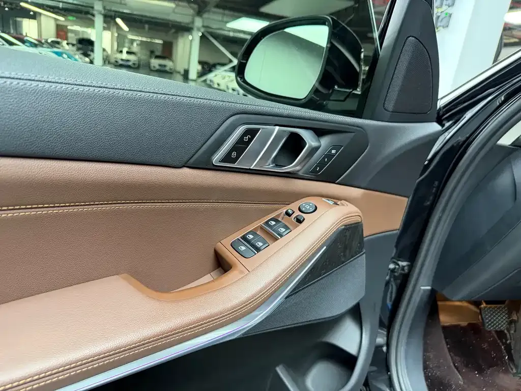 BMW X5 (Import) — фото 2