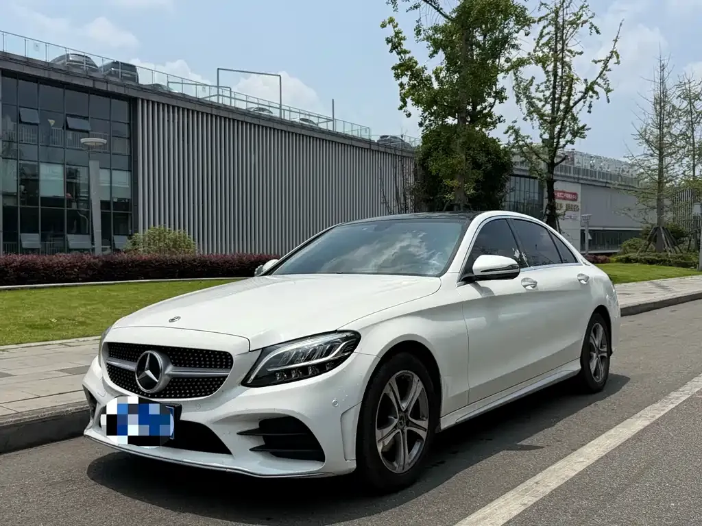 Mercedes-Benz C-Class — фото 1