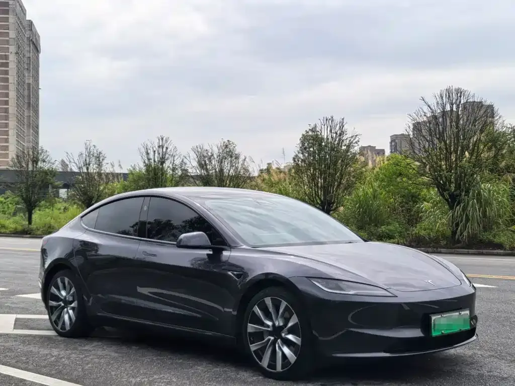 Tesla Model 3 — фото 6