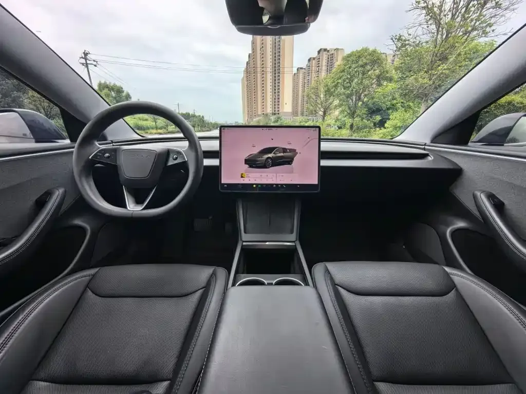 Tesla Model 3 — фото 4