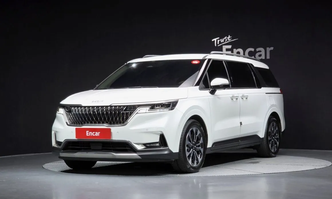 Kia Carnival — фото 1