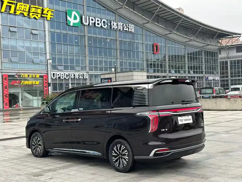 Hongqi HQ9 PHEV — фото 6