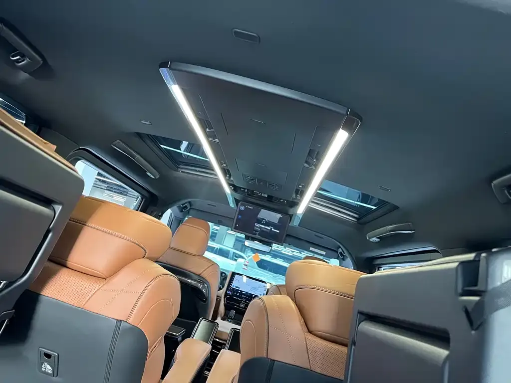 Toyota Alphard — фото 5