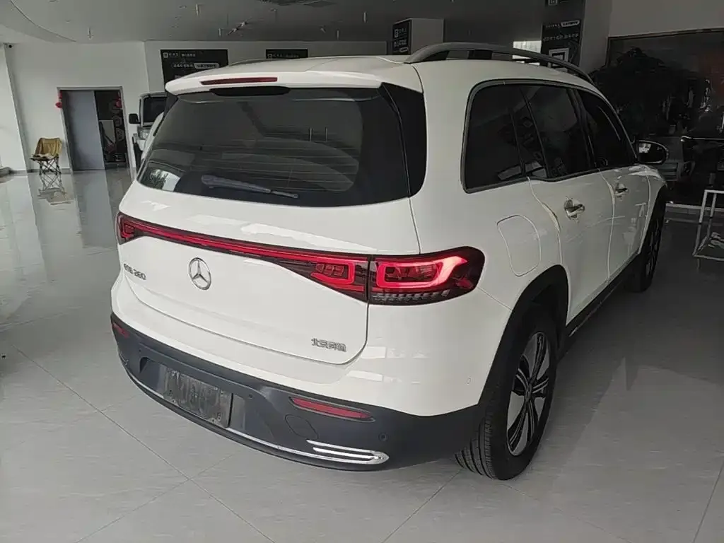 Mercedes-Benz EQB — фото 10