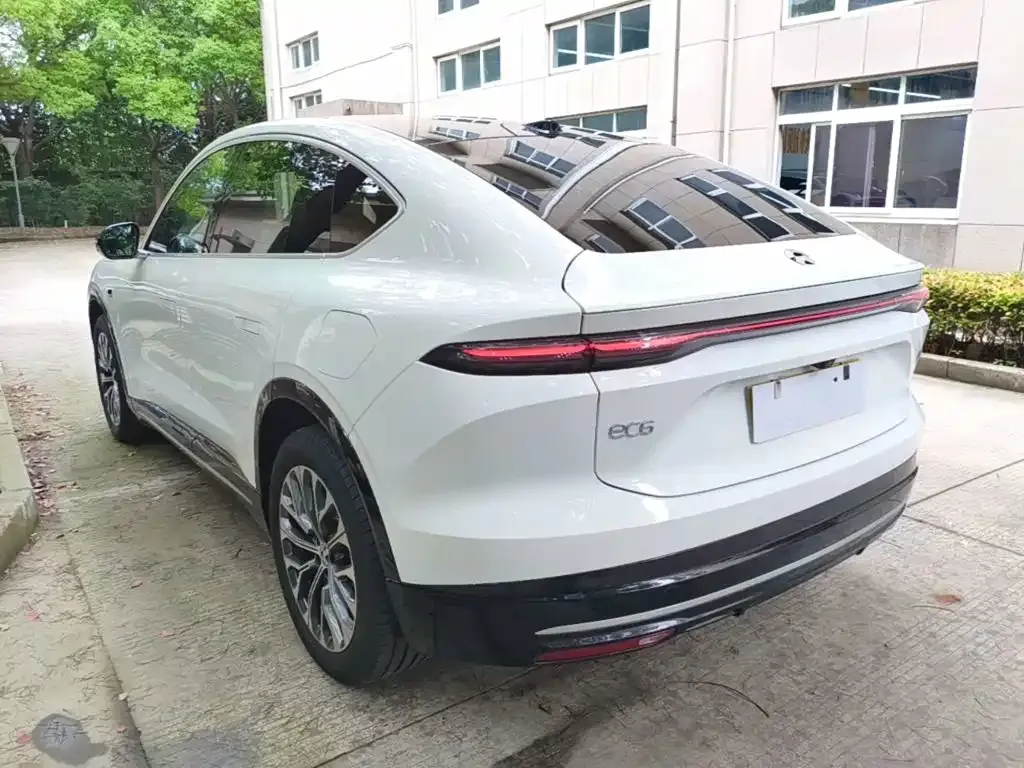 NIO EC6 — фото 10