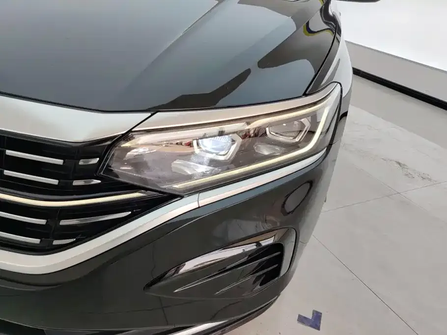 Volkswagen Passat — фото 8