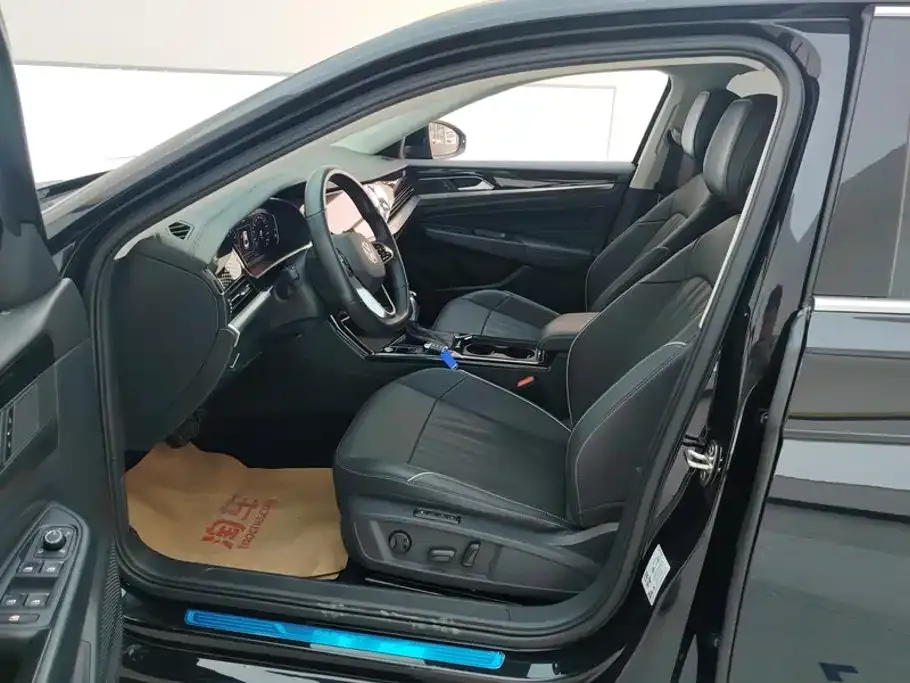 Volkswagen Passat — фото 10